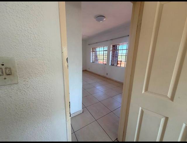 2 BEDROOM PROPERTY TO RENT IN LAUDIUM